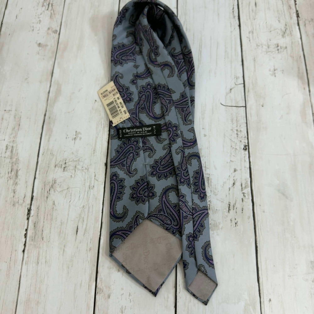 Christian Dior Men's NWT Vintage Italian Silk Paisley Tie Gray Purple USA Made - Picture 4 of 4